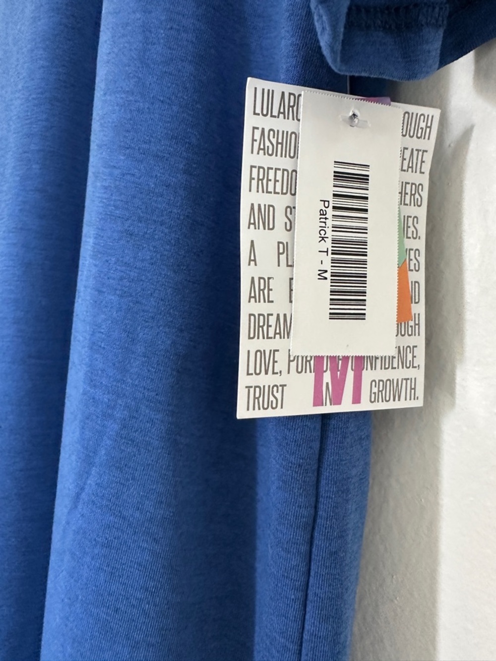 LuLaRoe Patrick T - Picture 3 of 6
